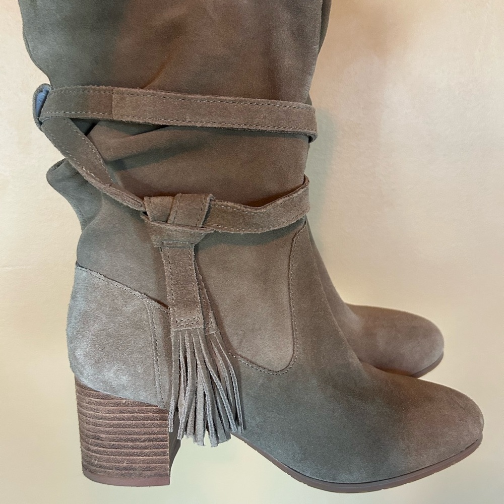 Tahari Suede Taupe Tassel Boots “Johnny”